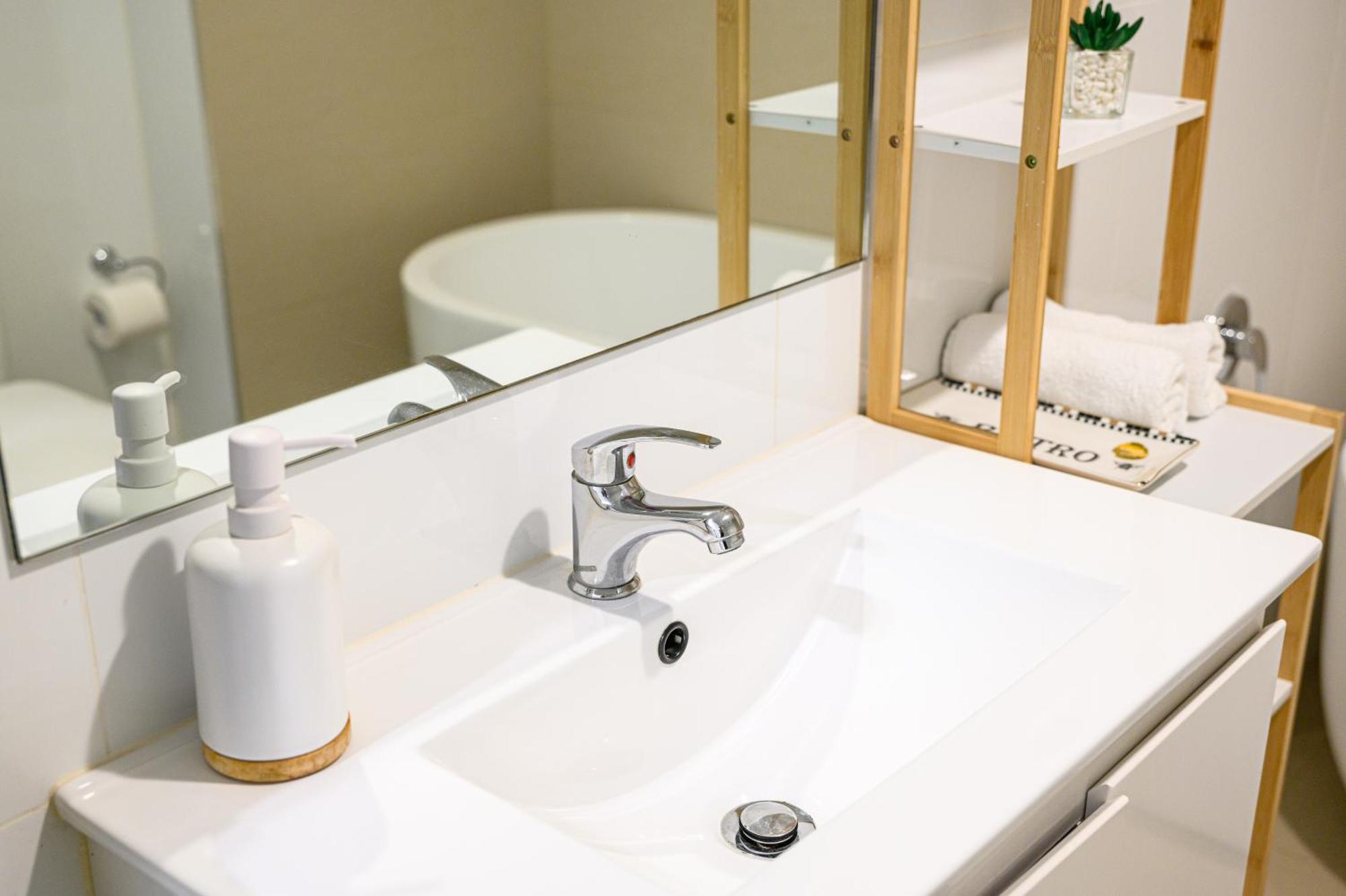 Liverpool Adorable 2Br Apt With Free Parking 워윅 팜 외부 사진